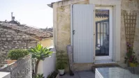 Le coin terrasse sur le toit avec vue sur Poussan